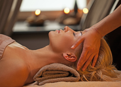 Gesicht-Nacken-Kopf-Massage: 20 Minuten